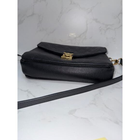 Louis Vuitton Pochette Metis Monogram Empreinte - Picture 10 of 11